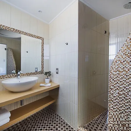 Acroterra Rosa Hotel&spa Akrotírion